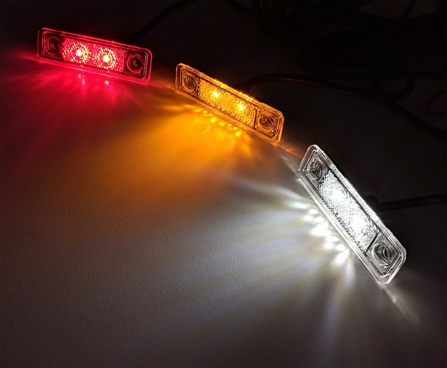 Astral LED-sivuvilkkuvalo (E-hyväksytty, litteä/putkimainen, 12–24 V) Punainen